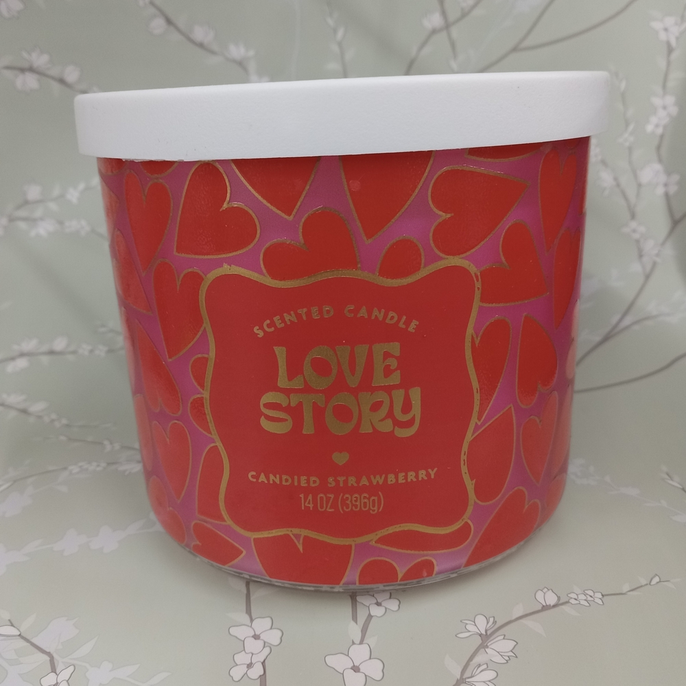 Love Story Strawberry Scented Candle - Picture 1 of 2